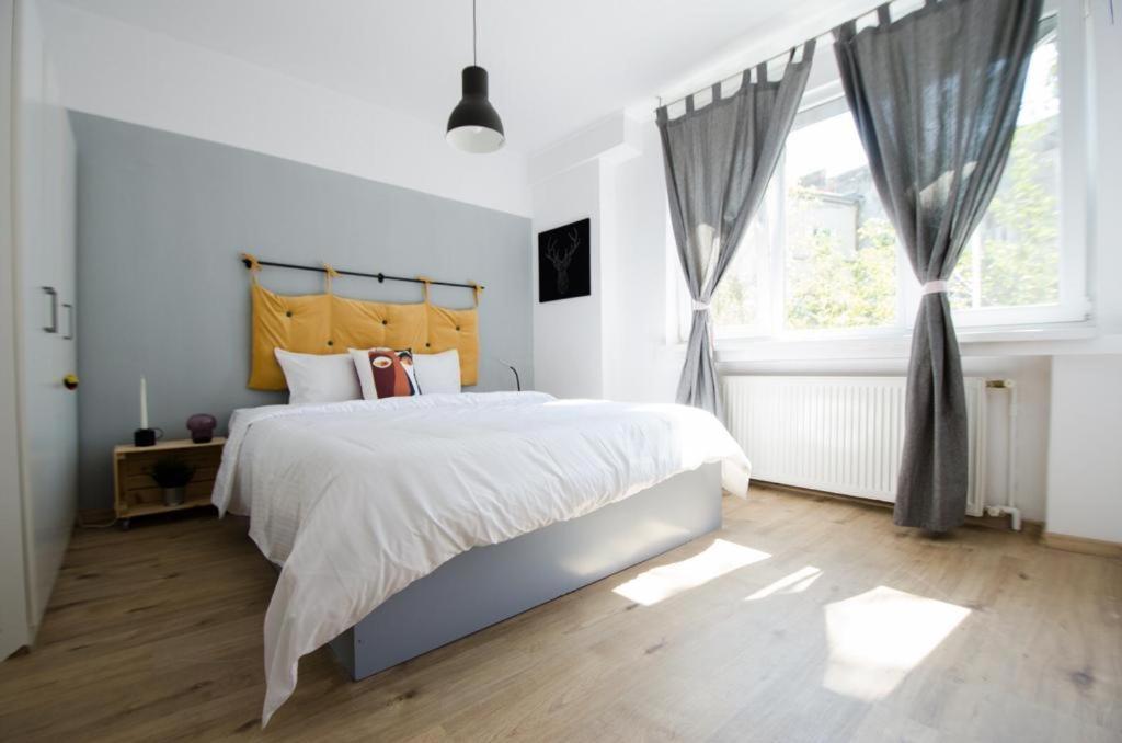 Bright Apartment Near Cismigiu And Old Town Bucureşti Ngoại thất bức ảnh