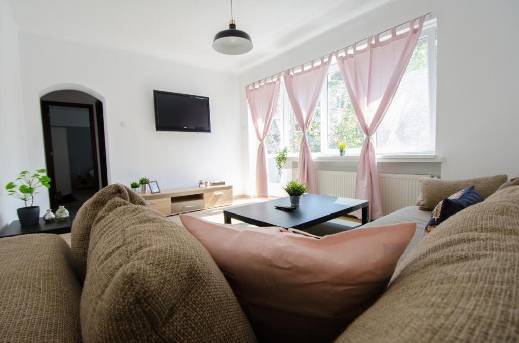 Bright Apartment Near Cismigiu And Old Town Bucureşti Ngoại thất bức ảnh